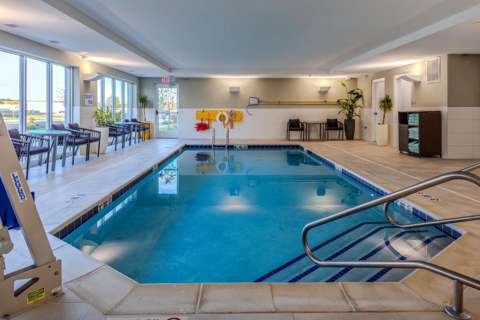 Towneplace Suites By Marriott Chesterfield Экстерьер фото