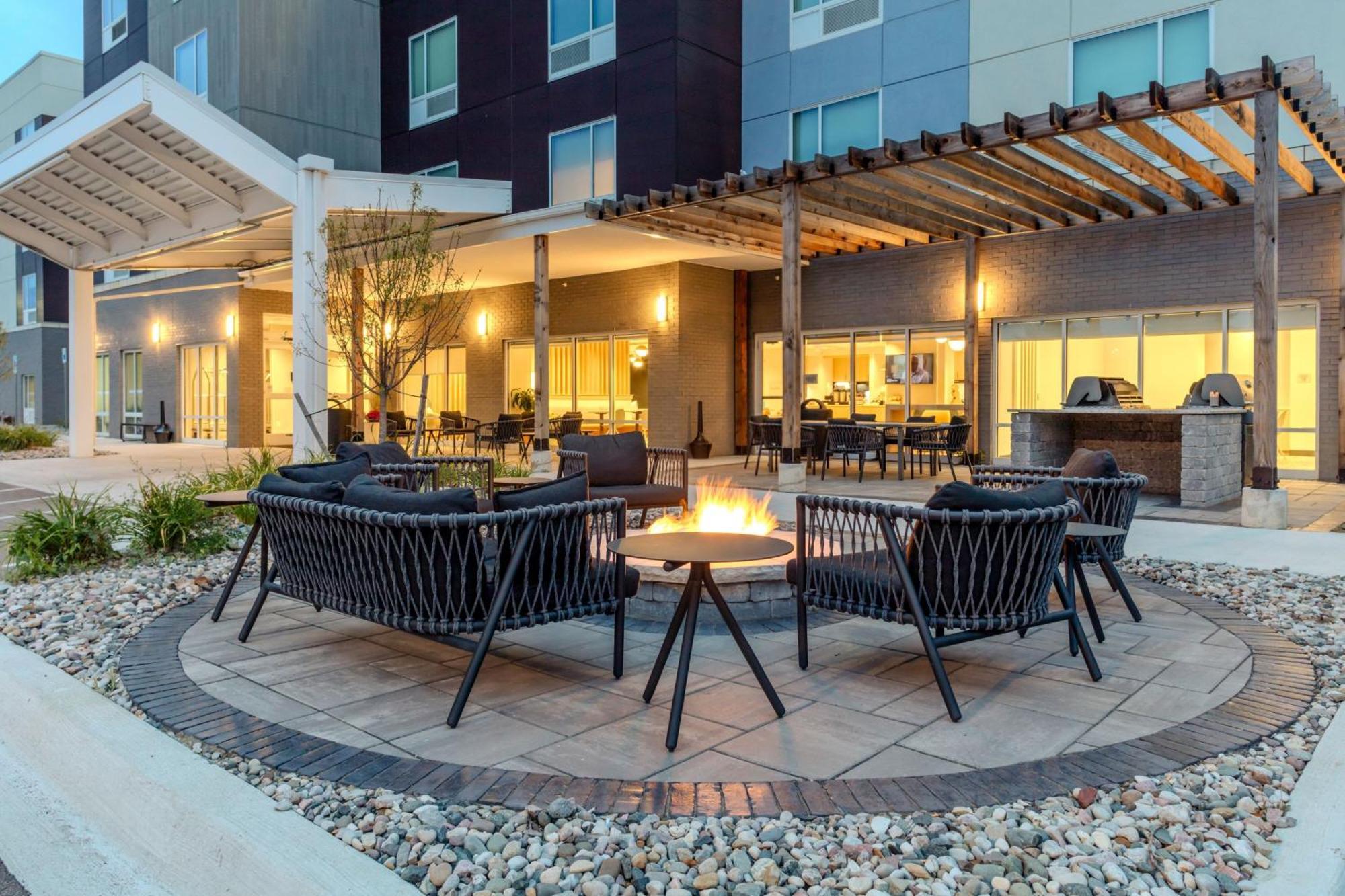 Towneplace Suites By Marriott Chesterfield Экстерьер фото